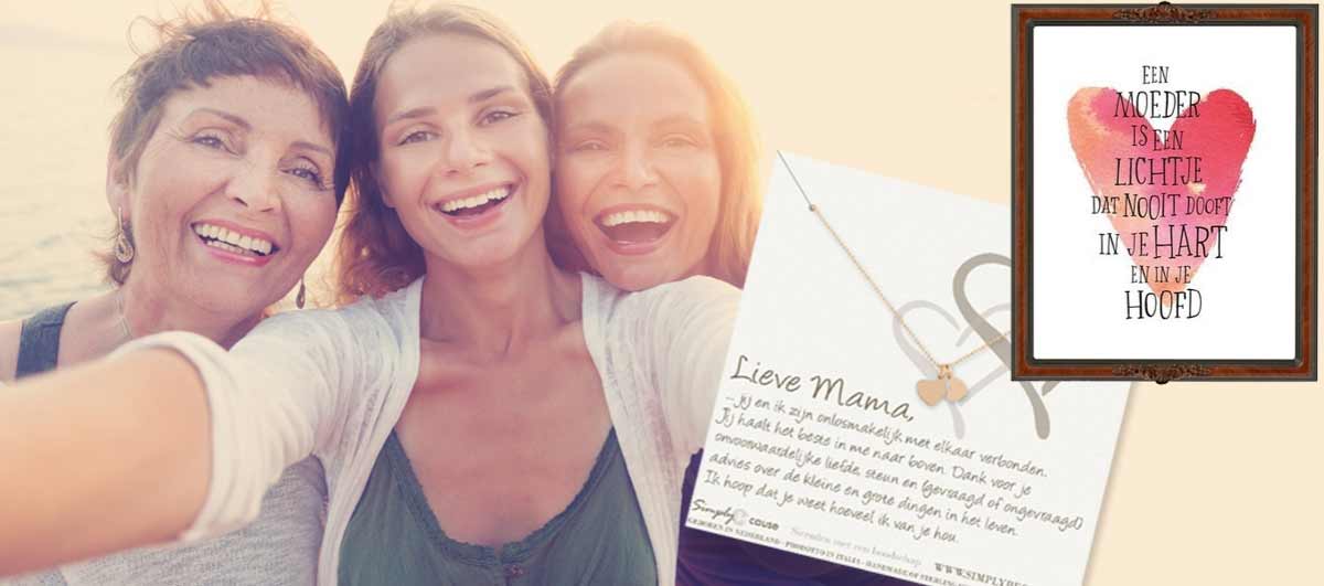 Lieve mama ketting 2 hartjes bedels groot en klein